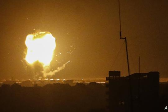 17 قتيلاً في قصف إسرائيلي على ريف حلب