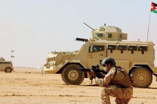 الجيش الأردني يقتل مهرباً ويضبط مخدرات قادمة من الأراضي السورية