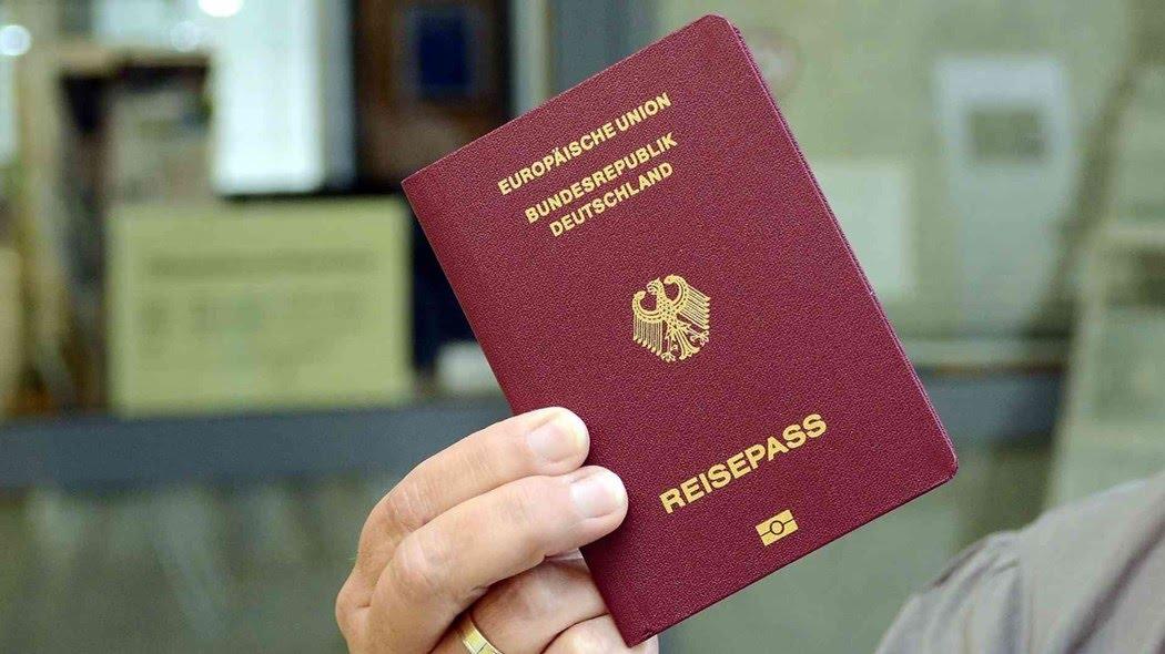 آلاف السوريين يحصلون على الجنسية في ولايتين ألمانيتين