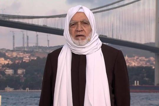 مفتي سورية يدعو إلى معاقبة المعتدين على السوريين في أحداث قيصري
