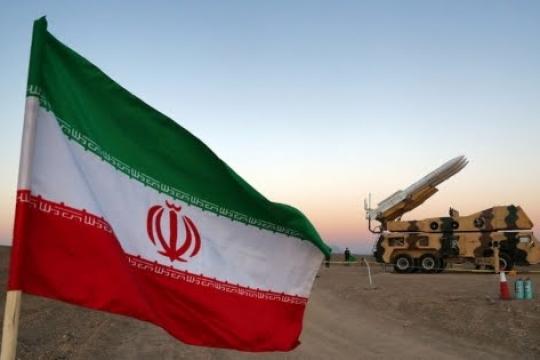 نيويورك تايمز: طهران تدرس شنّ هجوم منسق على إسرائيل