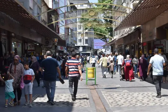 رئيس بلدية غازي عنتاب: السوريون هم إخوة لا يجوز إهانتهم أو ضربهم
