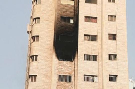 بينهم عائلة كاملة.. وفاة 5 سوريين بحريق داخل منزلهم في الكويت