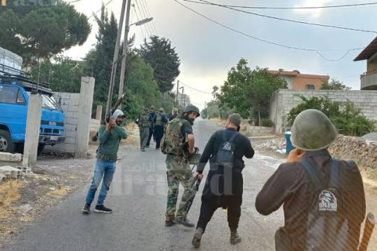 فصيل محلي في السويداء يحتجز عناصر من النظام السوري للضغط لإطلاق سراح معتقلين