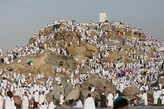 السعودية: عدد الحجاج هذا العام تجاوز الـ 1.8 مليون حاج
