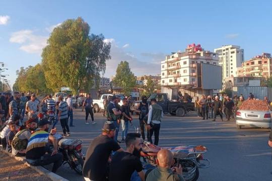 النظام السوري يقيم حاجزاً جديداً في السويداء ويضع المحافظة على صفيح ساخن