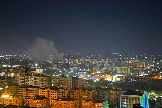 قصف إسرائيلي على مواقع للنظام السوري في دمشق.. ماذا استهدف؟