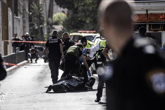 قتلى وإصابات في تل أبيب جراء عملية طعن نفذها فلسطيني