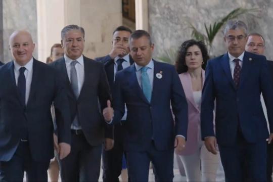 النظام يعلق على أنباء زيارة زعيم المعارضة التركية إلى دمشق