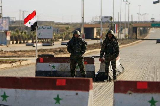 النظام السوري يعتقل امرأتين وطفلين بريف دمشق للضغط على ذويهم