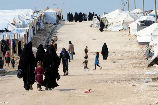 عوائل منبج في طريقهم للخروج من مخيم الهول.. ما القصة؟