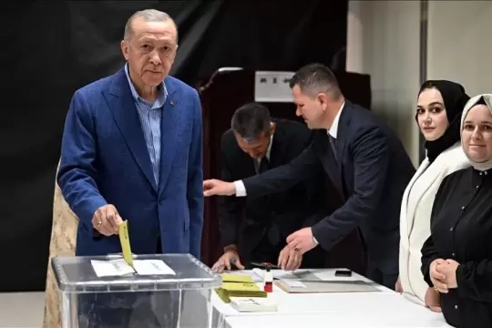 اليوم الشعب سيختار رئيسه".. أردوغان يؤكد تمسُّك تركيا بالديمقراطية