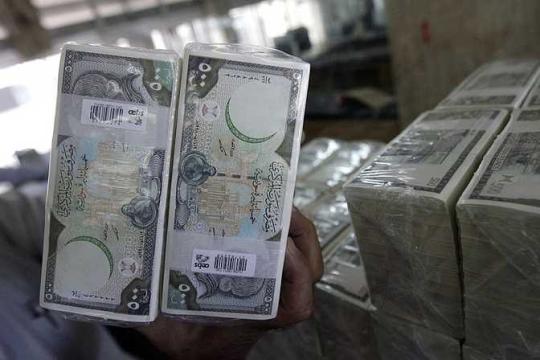 الليرة السورية تواصل الانهيار وتسجل رقماً جديداً مقابل الدولار