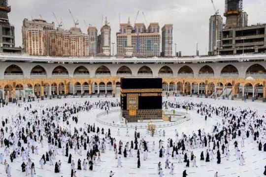 السعودية تعيد منح فيزا العمرة للسوريين بشروط
