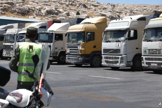الأمم المتحدة تتهرب من تحديد المسؤولية عن استمرار إغلاق معبر باب الهوى 