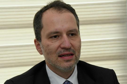 من بينها إعادة اللاجئين السوريين.. نجل أربكان يضع 30 شرطاً لدعم العدالة والتنمية في الانتخابات التركية