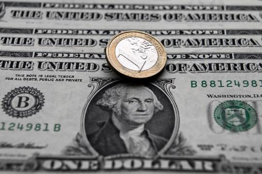 سعر صرف الليرة السورية والتركية مقابل الدولار اليوم الاثنين 25/ 3/ 2024