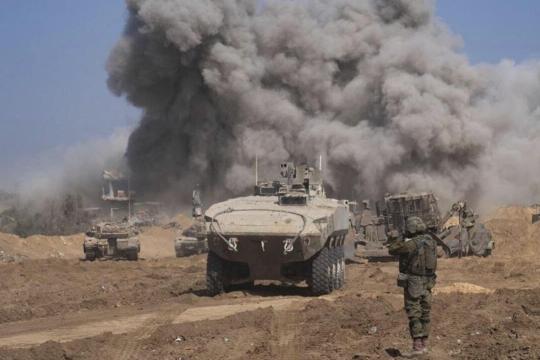المفاوضات حول إطلاق سراح المحتجزين من قطاع غزة مستمرة رغم استئناف القتال