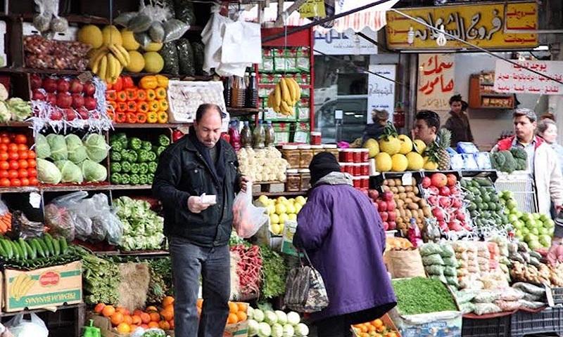 إعلام النظام: الدمشقيون يشترون طعامهم في رمضان بـ "القطّارة