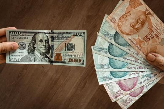 سعر صرف الليرة السورية والتركية مقابل الدولار اليوم الأحد 18/ 6/ 2023