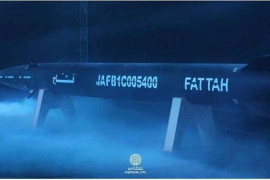 إيران تصنع صاروخاً يفوق سرعة الصوت وتؤكد أنه لتعزيز قوة الردع