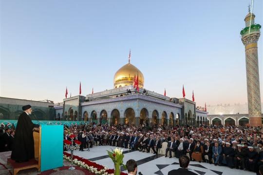 نظام الأسد يسهل "حج" الإيرانيين إلى سورية ويمنحهم امتيازات جديدة 