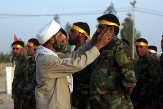 خلافات ومشاحنات مستمرة بين عناصر النظام السوري والميليشيات الإيرانية.. ماذا يجري بريف البوكمال؟
