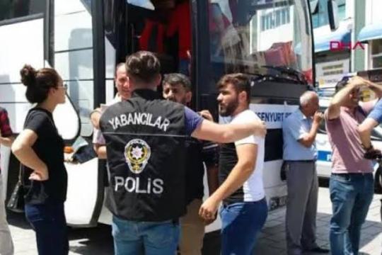 كم عدد المرحلين من تركيا خلال الأشهر الأربعة الماضية؟.. وزير الداخلية يوضح