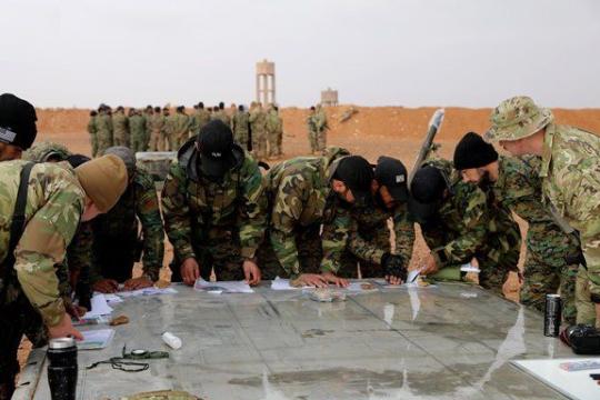 جيش سورية الحرة يرفع جاهزيته القتالية ويُجري تدريبات مع القوات الأمريكية