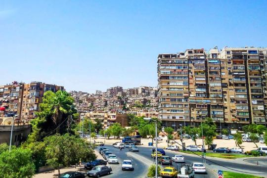 الموظف السوري بحاجة لمائة راتب مقابل استئجار منزل لشهر واحد في حي راقي بدمشق!