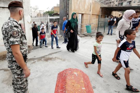لوموند: ترحيل السوريين على سلم أولويات الحكومة اللبنانية