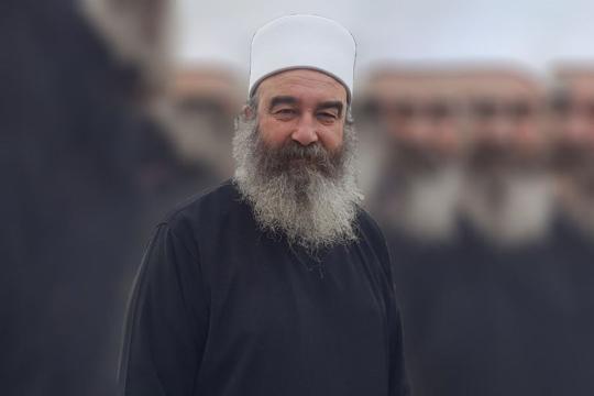 الشيخ حكمت الهجري يحدد الجهة المسؤولة عن قصف الكلية الحربية في حمص