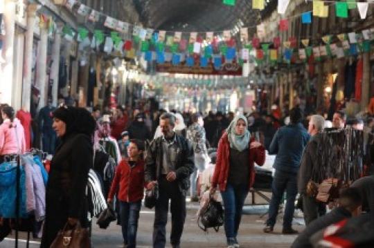 الأسواق في دمشق في أسوأ حالاتها منذ بداية الأزمة الاقتصادية
