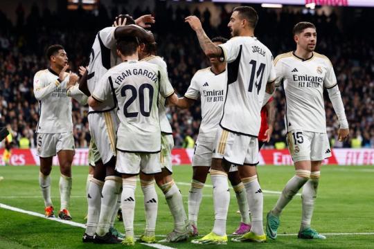 ريال مدريد وجيرونا يواصلان الصراع على صدارة الدوري الإسباني