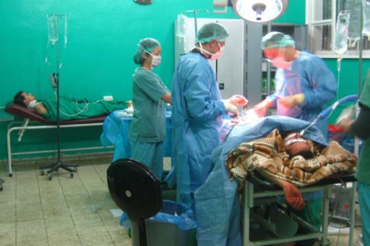 تدنِّي الرواتب وإهمال حقوق الكوادر الطبية في السويداء يدفعهم للاستقالة والهجرة