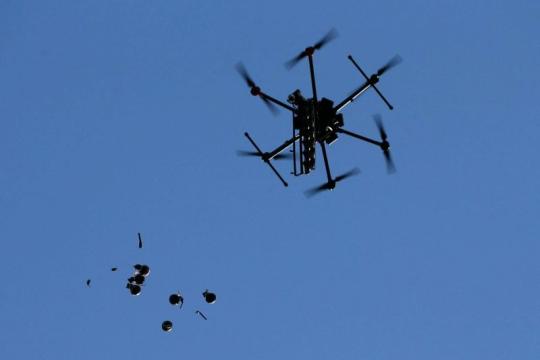 قتلى وجرحى في إدلب إثر هجوم للنظام السوري بواسطة طائرات انتحارية