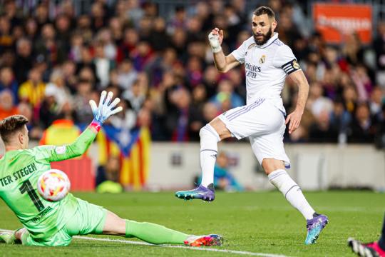 ريال مدريد يكتسح برشلونة ويعبر إلى نهائي كأس ملك إسبانيا