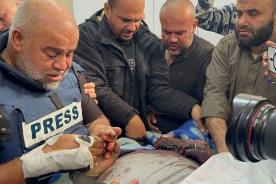 الصحفي الفلسطيني وائل الدحدوح يفقد نجله حمزة بقصف إسرائيلي على خان يونس
