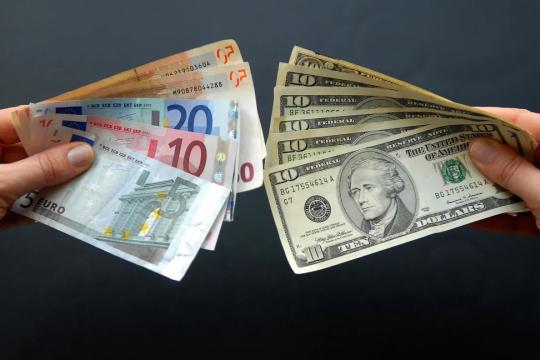 أسعار صرف العملات والذهب في سورية وتركيا اليوم الخميس 2023/4/13