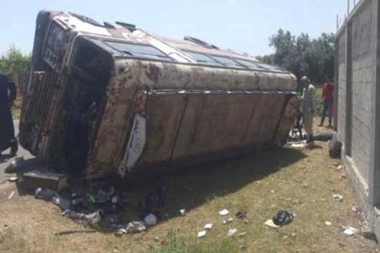 عجز مؤسسات النظام السوري يرفع عدد ضحايا حادث مروري على طريق تدمر 
