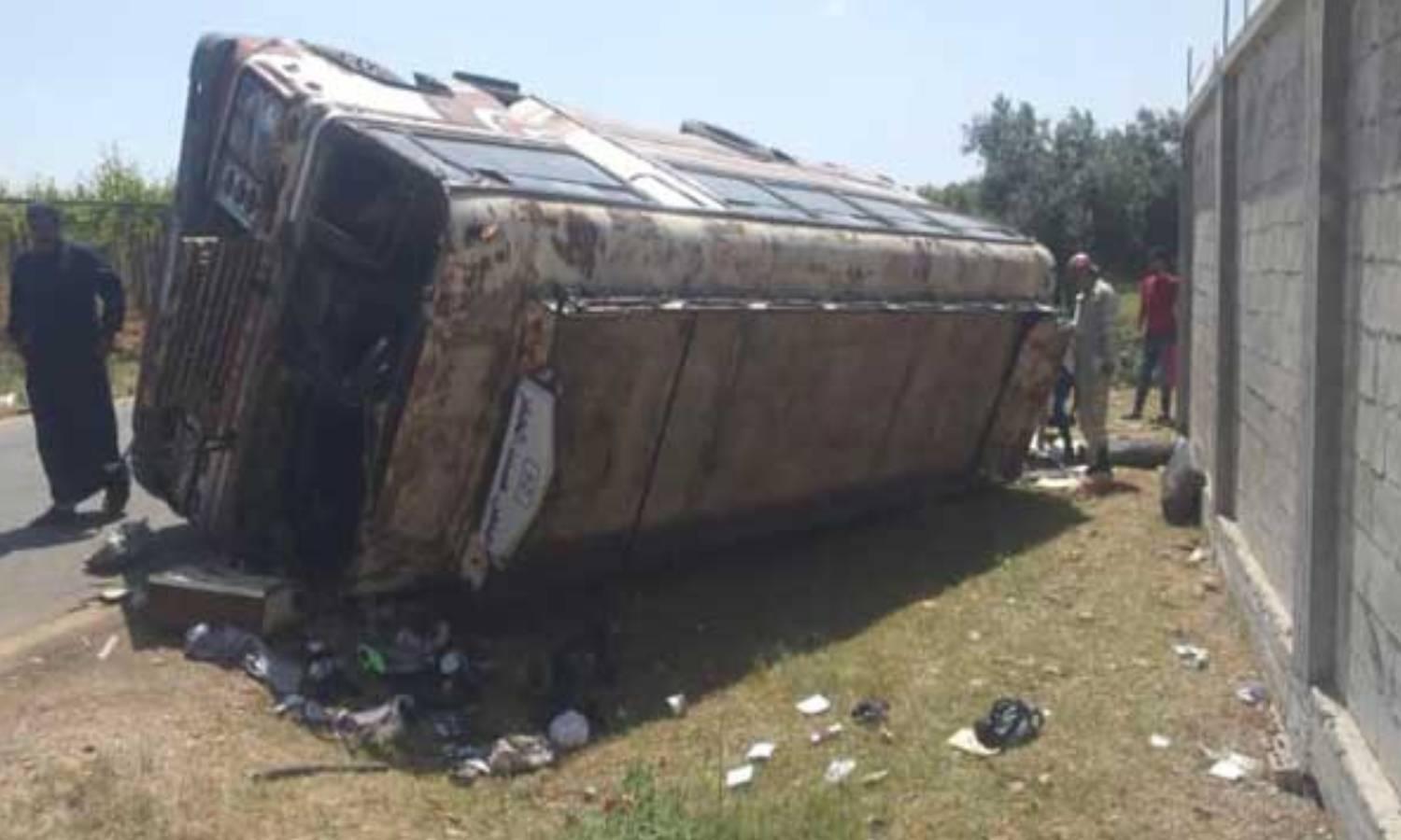 عجز مؤسسات النظام السوري يرفع عدد ضحايا حادث مروري على طريق تدمر 