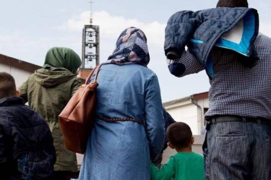 السوريون يطرقون أبواب إدلب وحلب هرباً من جحيم الأسد.. هجرة البحث عن الحياة