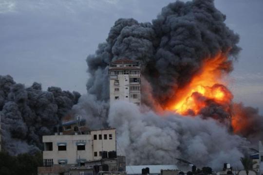 الدفاع المدني في غزة يكشف عن الخسائر جرّاء الهجمات الإسرائيلية الليلة الماضية