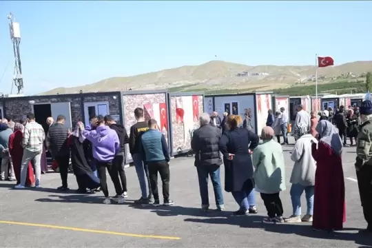 منكوبو الزلزال يدلون بأصواتهم في جولة الانتخابات التركية الثانية