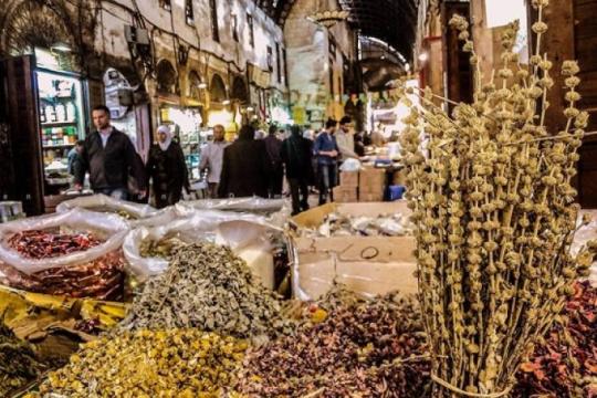 سوق دمشق.. في سوق الممنوعات التوابل والبهارات تلتحق بالمواد الغذائية