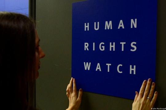 هيومن رايتس ووتش" تتهم النظام السوري بمواصلة استخدام الأسلحة المحرمة دولياً