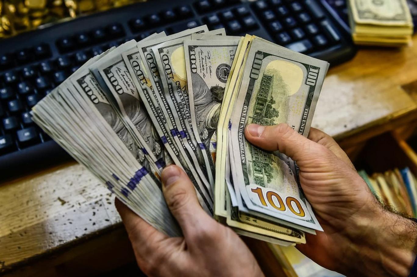 سعر صرف الليرة السورية والتركية مقابل الدولار اليوم الثلاثاء 20/ 6/ 2023