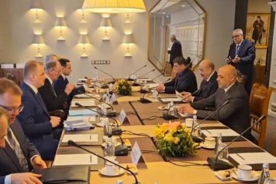 علي مملوك يظهر للمرة الأولى منذ الحديث عن تدهور صحته