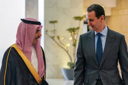 “لوموند”: إعادة إعمار سورية موضوع ابتزاز جديد للديكتاتور بشار الأسد