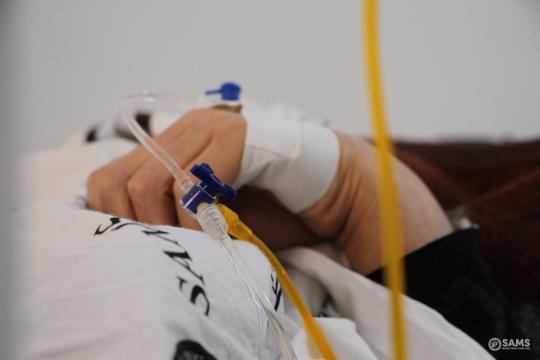 غياب العلاج يهدد حياة آلاف مرضى السرطان شمال سورية